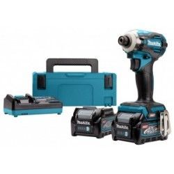 Un avvitatore a impulsi a batteria Makita con due batterie e un caricabatteria.