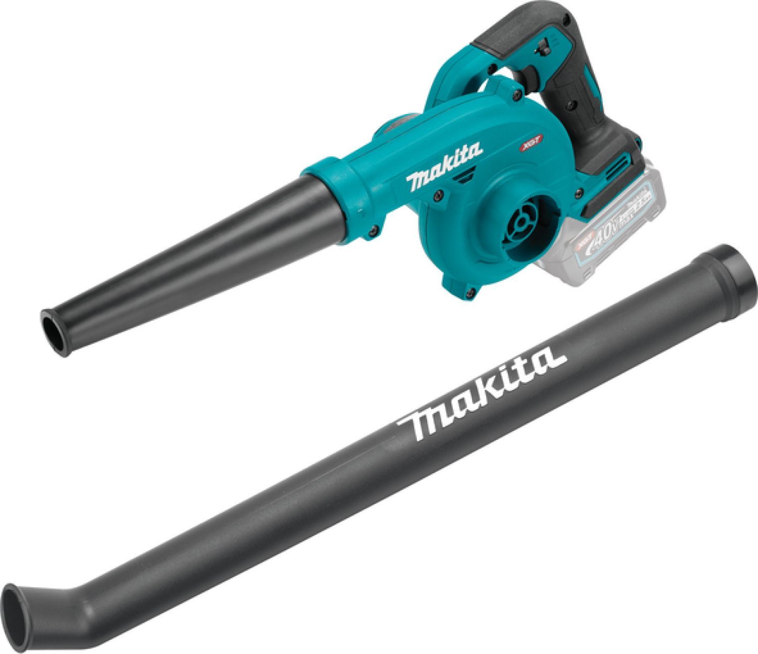 Un soffiatore Makita con un lungo tubo flessibile attaccato