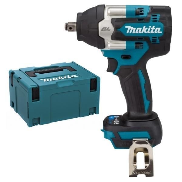 Una chiave a impulsi a batteria Makita con scatola blu