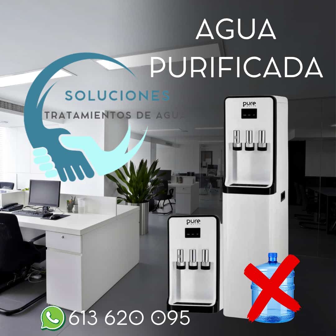 Configuración de oficina con dispensadores de agua, mensaje de agua purificada, número de teléfono.