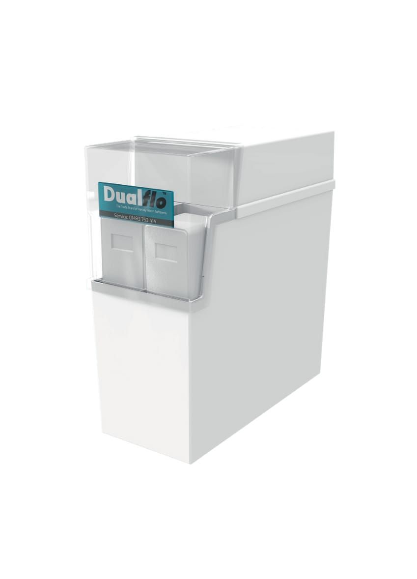 Unidad de filtro de agua blanca etiquetada