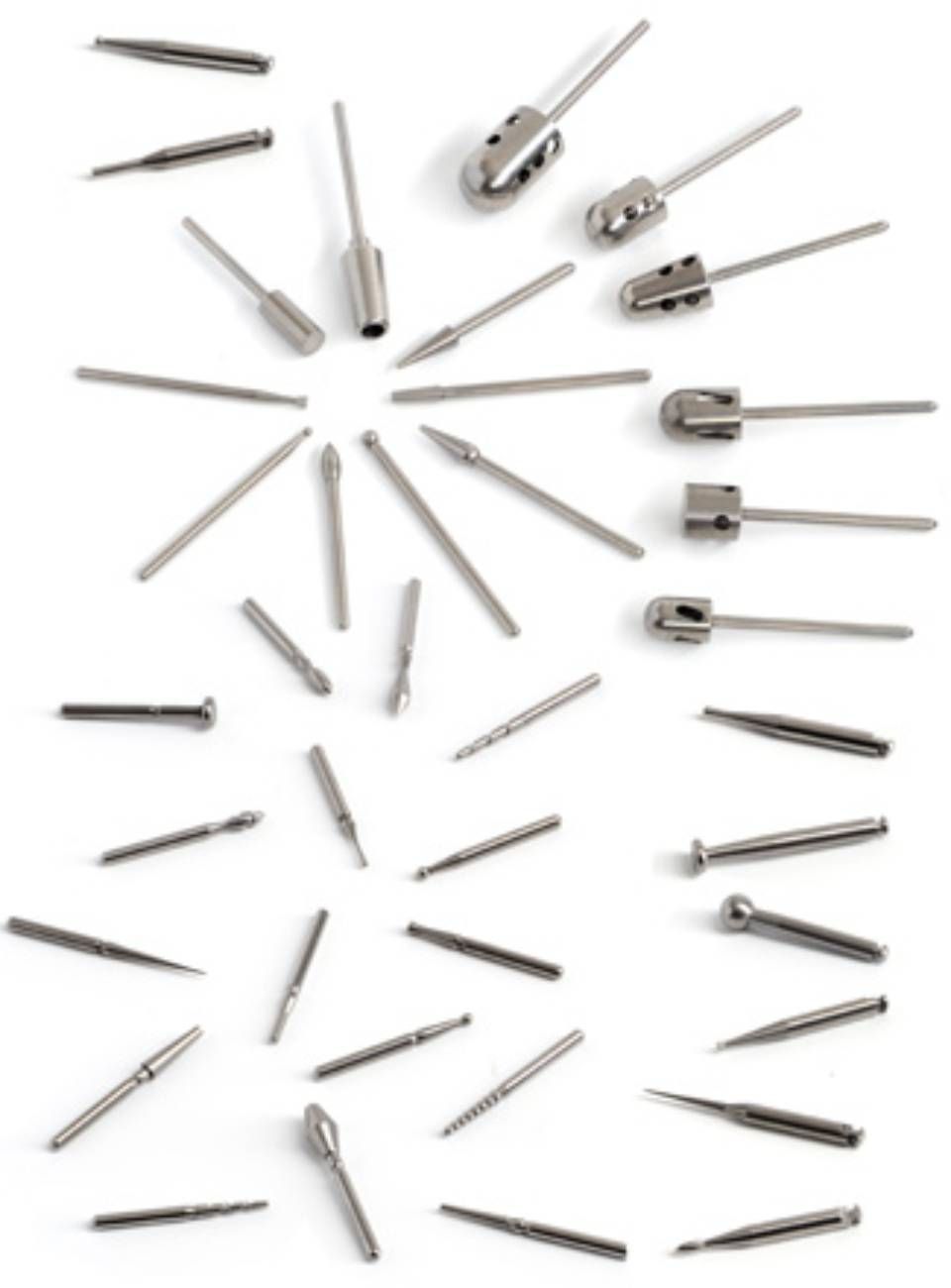 Eine Reihe von verschiedenen Arten von Schrauben