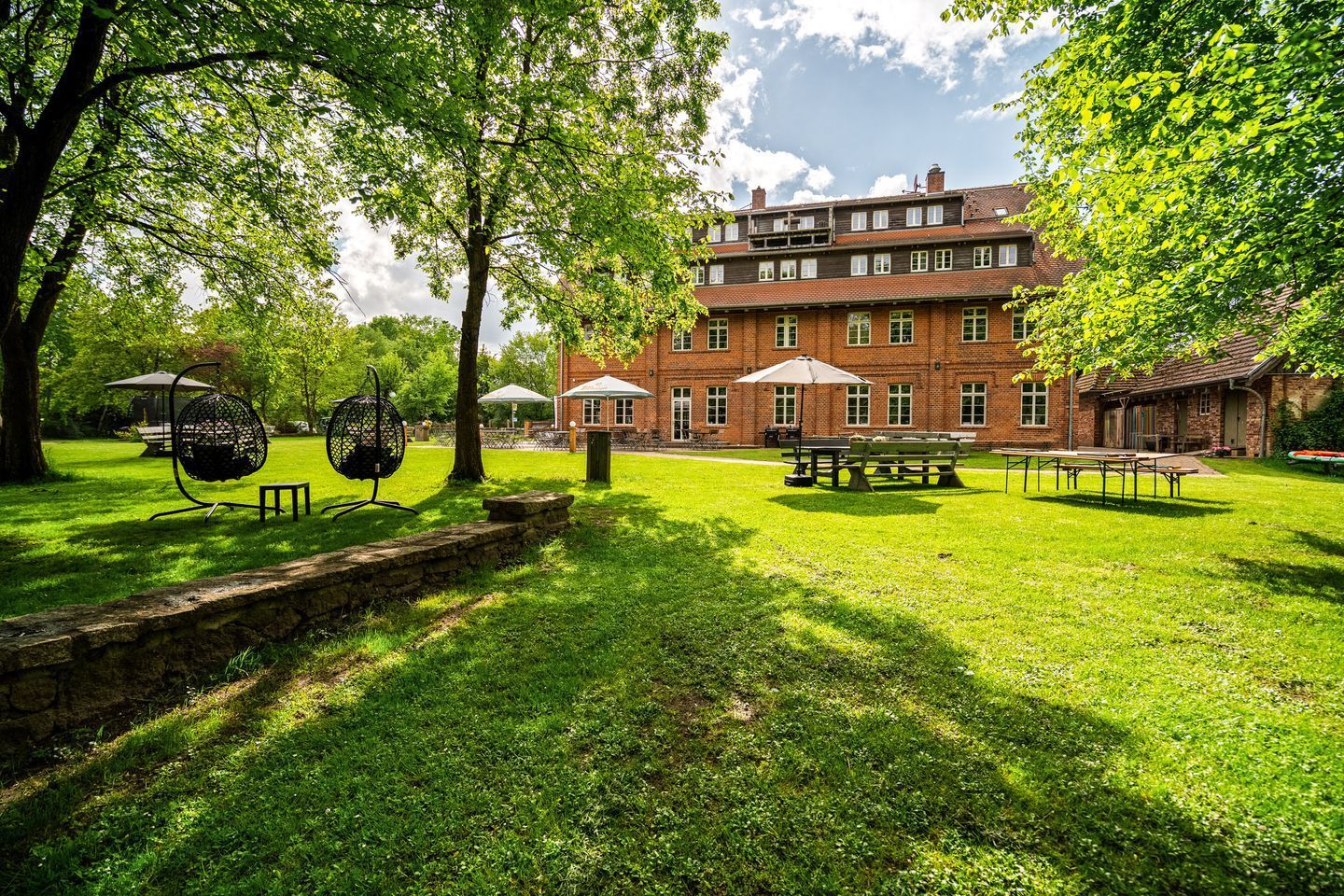 Ferienhaus umsäumt von Bäumen