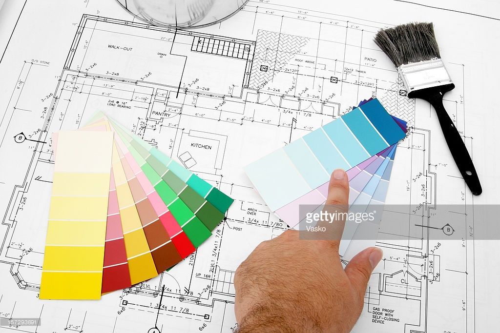 Des nuanciers et un plan de maison