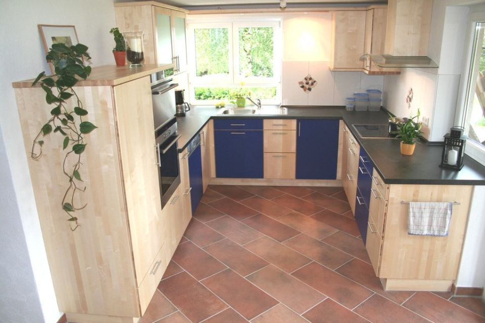 handgefertigte Holzküche