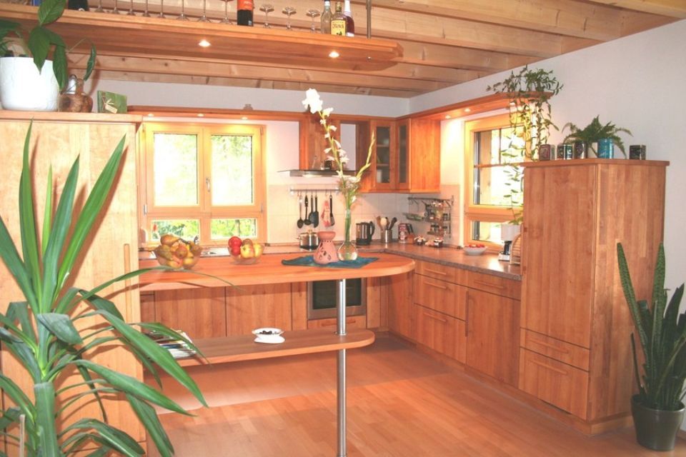 Küche in hellem Holz
