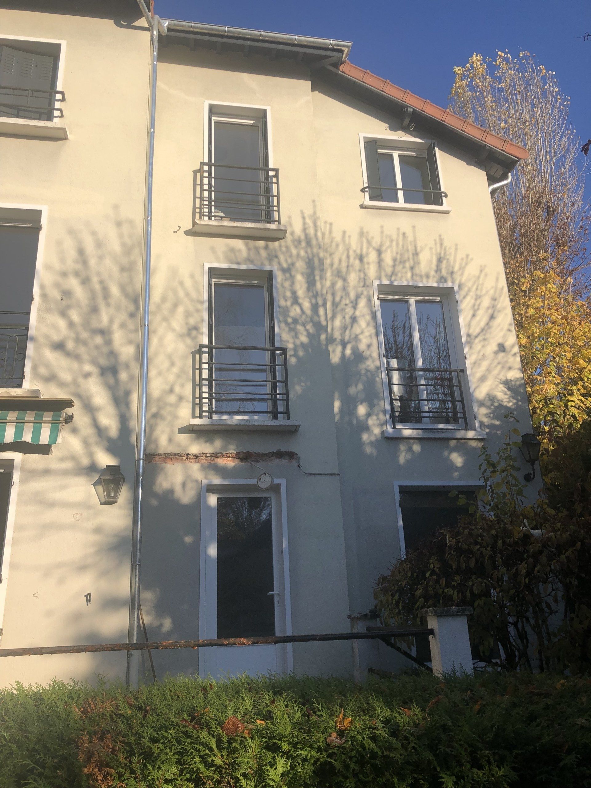 Peinture de façade, finitions