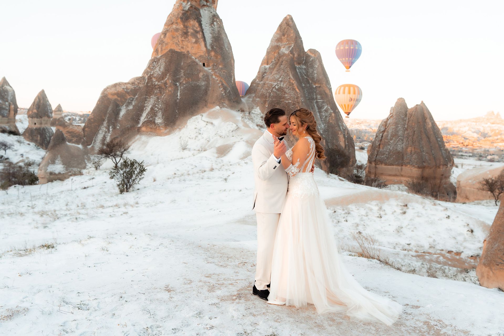 Hochzeit Kappadokien: romantisches Brautpaarshooting im Sunrise