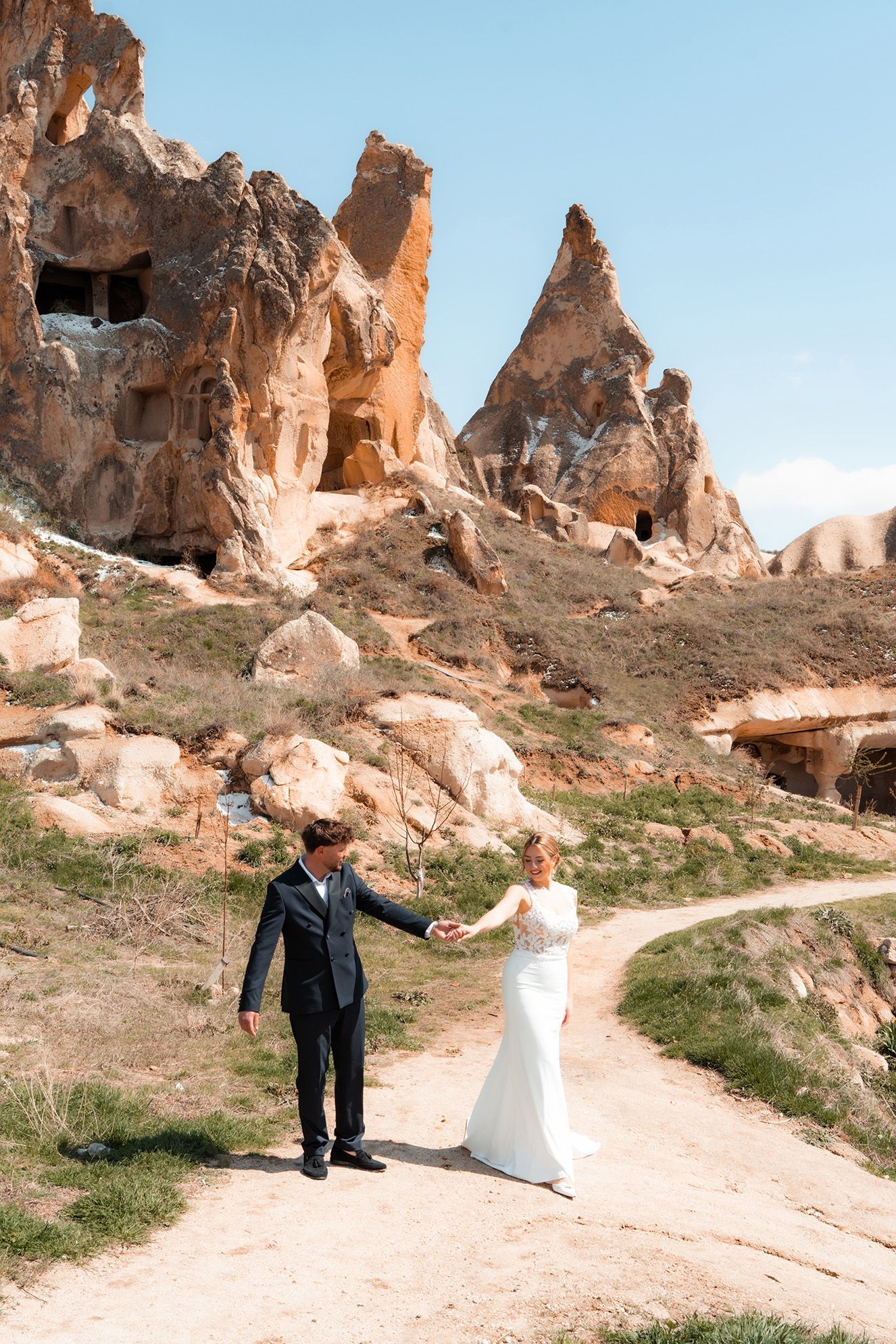 Hochzeit Kappadokien: Brautpaarshooting an der Tokali Kirche