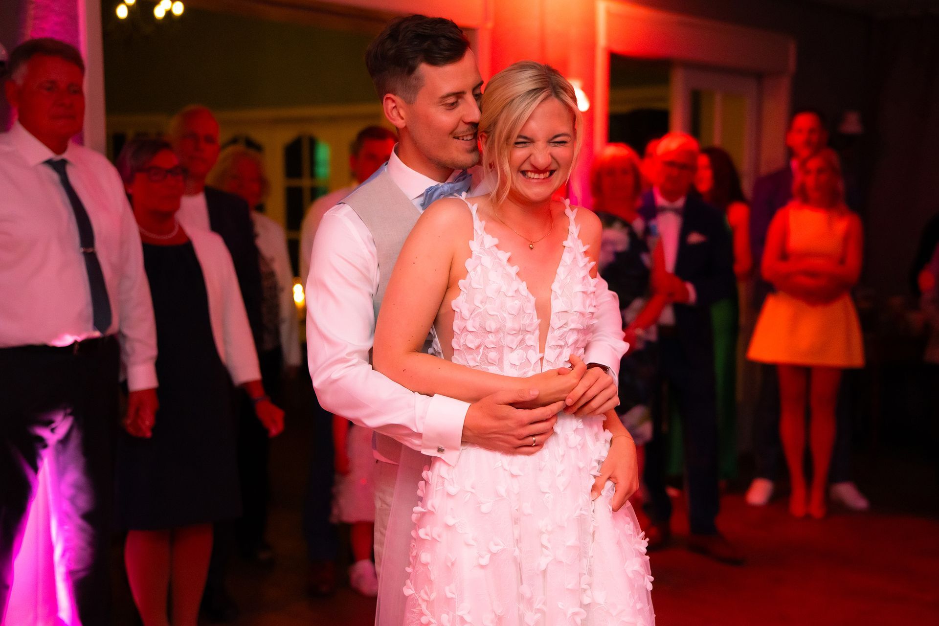 Brautpaar beim Hochzeitstanz im Bruns Garten Schwanewede