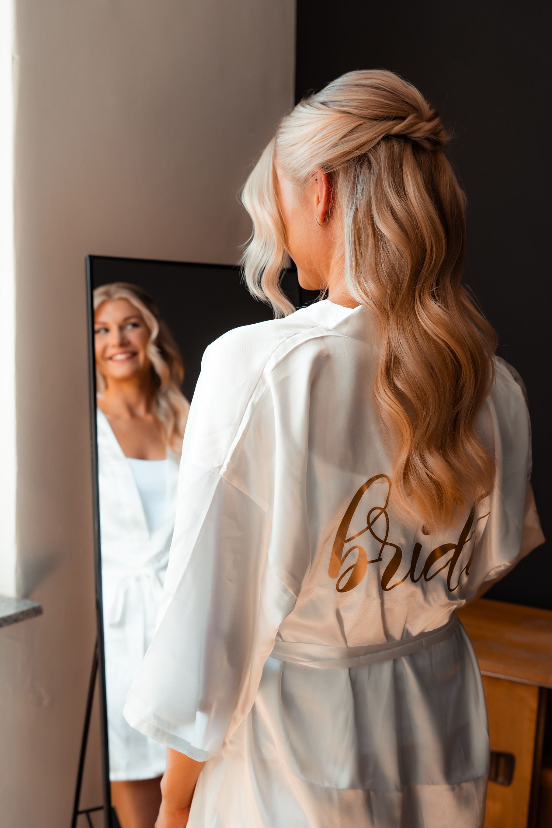 Hochzeit Dortmund: Brautfrisur und Accessoires beim Getting Ready