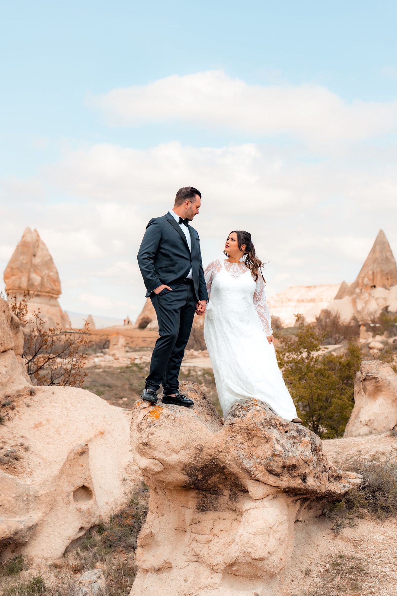 Destination Wedding Kappadokien: Brautpaarshooting im Love Valley