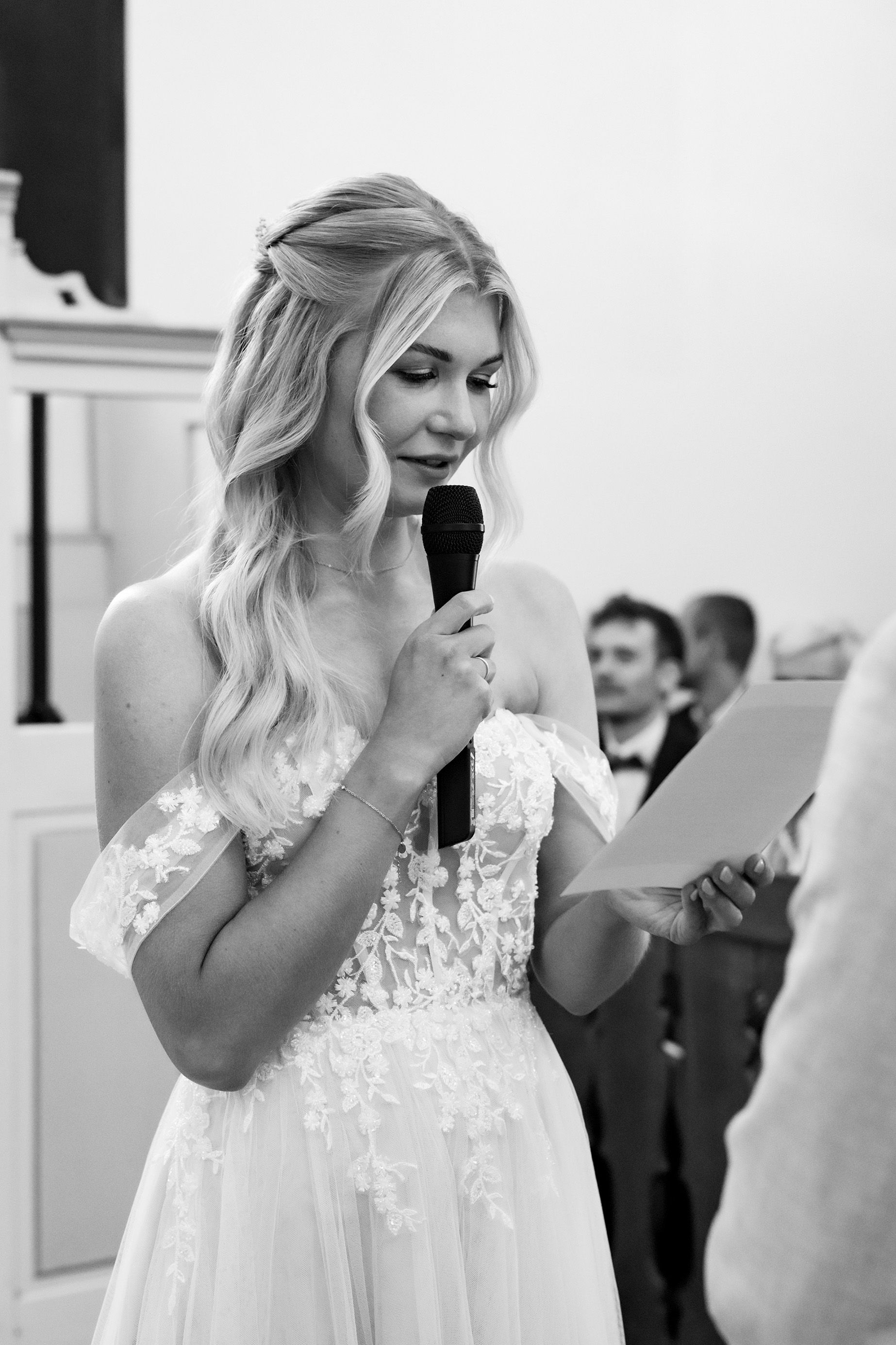 Braut hält emotionale Rede bei der Hochzeit in Dortmund