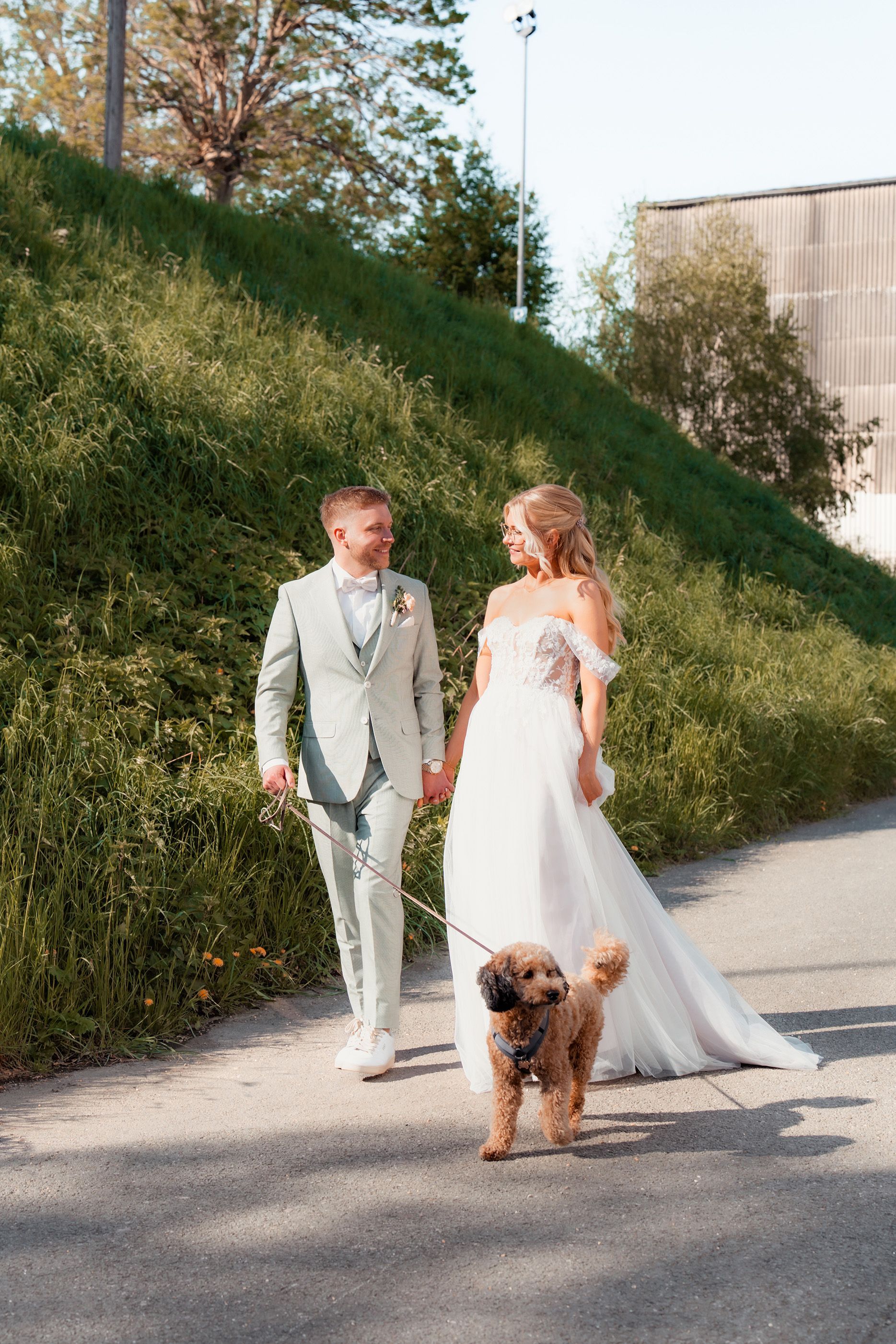 Brautpaarshooting in Dortmund mit Hund bei der Hochzeit