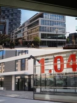 Ein Gebäude mit der aufgemalten Nummer 104