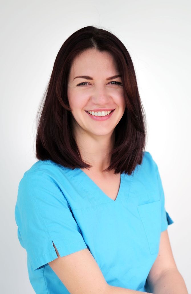 Portrait von Elisa Strümper, Leitung und Managerin unserer Orthopädie Privatpraxis in Köln.