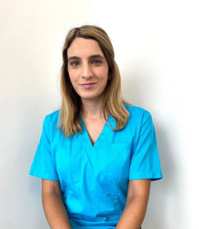 Portrait von Ezgi Akar, medizinische Fachangestellte in unserer Orthopädie Privatpraxis in Köln.