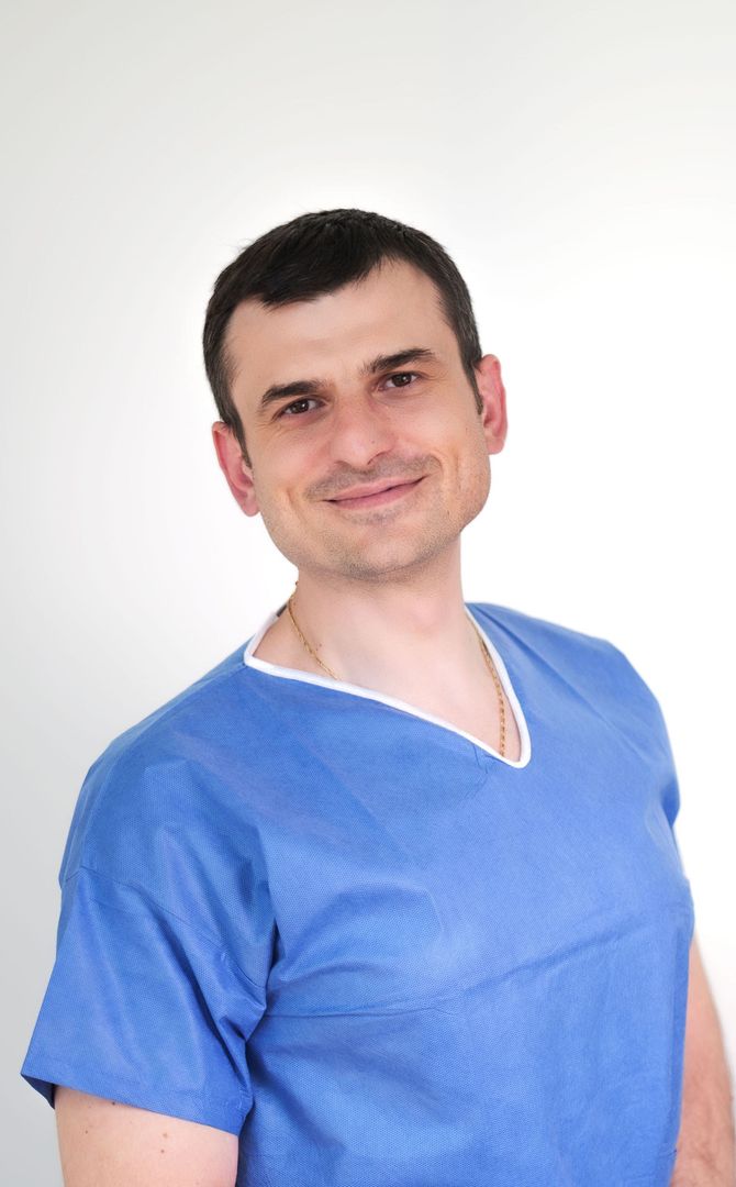 Portrait von Doctor-medic Marius-Cristian Marginean, Facharzt für Radiologie unserer Orthopädie Privatpraxis in Köln.