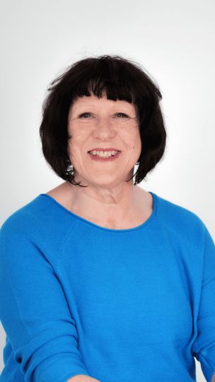 Portrait von Ulrike Kennchen-Schlebusch, wissenschaftliche Mitarbeiterin in unserer Orthopädie Privatpraxis in Köln.