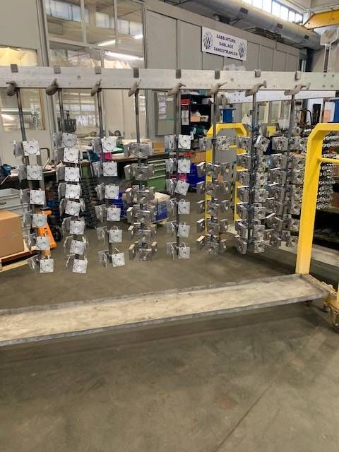 manufatti in metallo anodizzati