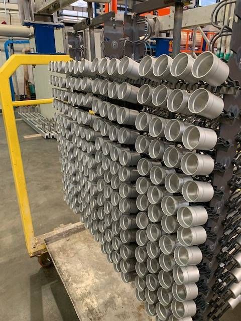 lavorazione e anodizzazione su metallo