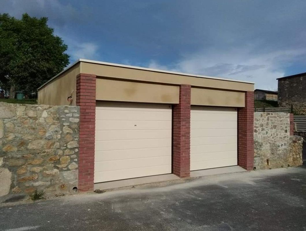 Deux portes de garage enroulables
