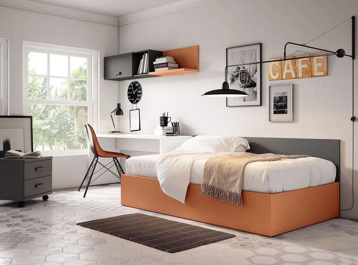 Un dormitorio moderno con cama, escritorio y decoración naranja. La habitación es luminosa gracias a una ventana y un cartel de