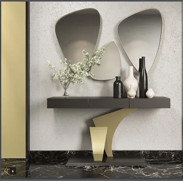 Una mesa consola con un espejo y jarrones encima.