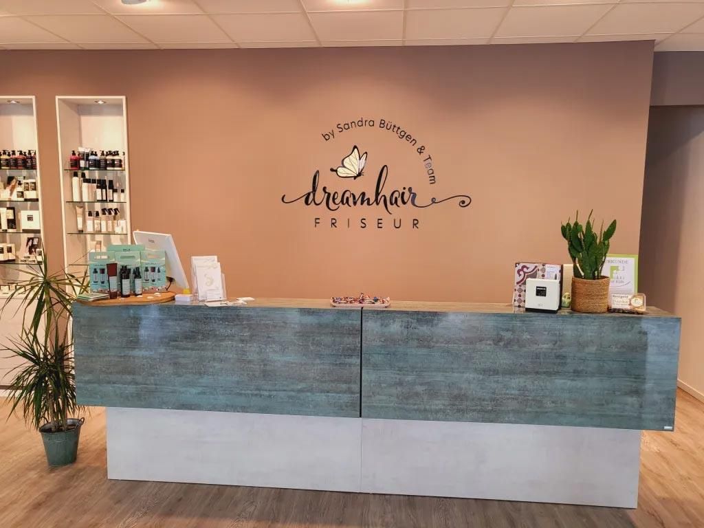 Die Rezeption eines Dreamhair-Friseursalons