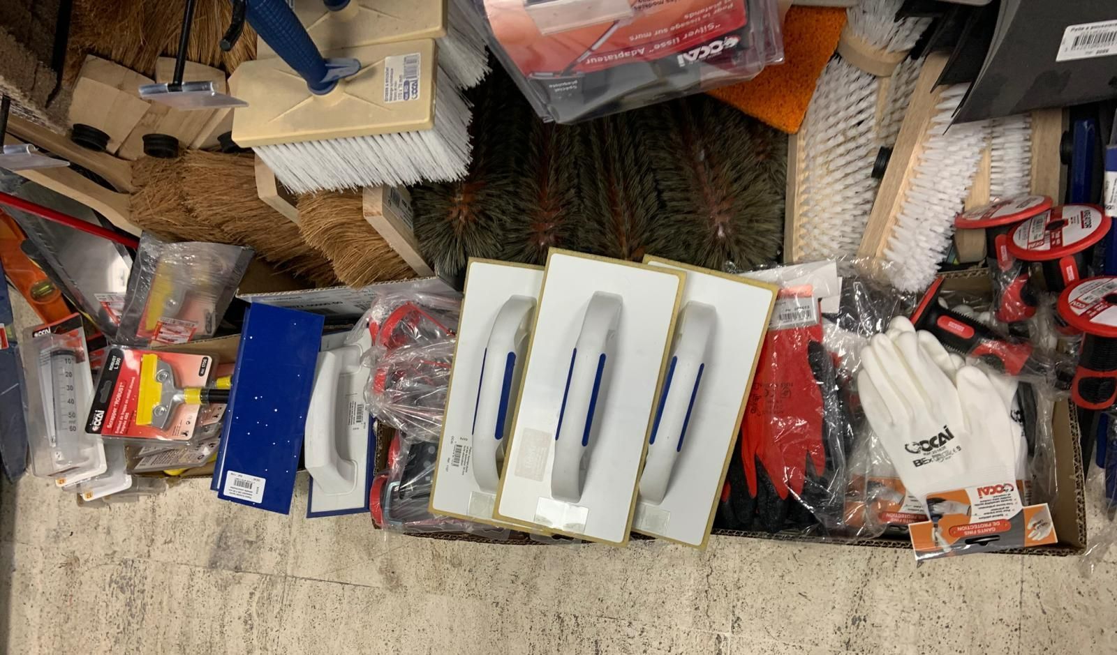 Photo de l'outillage du magasin de peinture