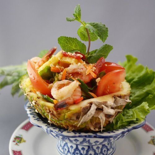 Salade aux crevettes à l'ananas frais - Aux Délices d'Asie - Champagnole