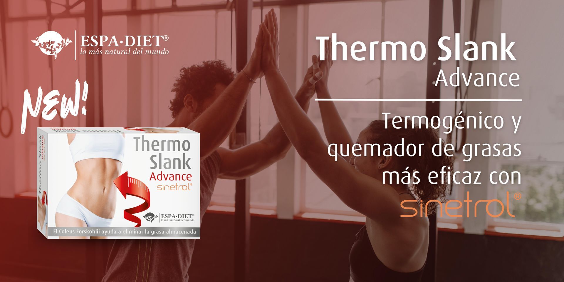 Dos mujeres se chocan los cinco frente a una caja de Thermo Slank Advance.