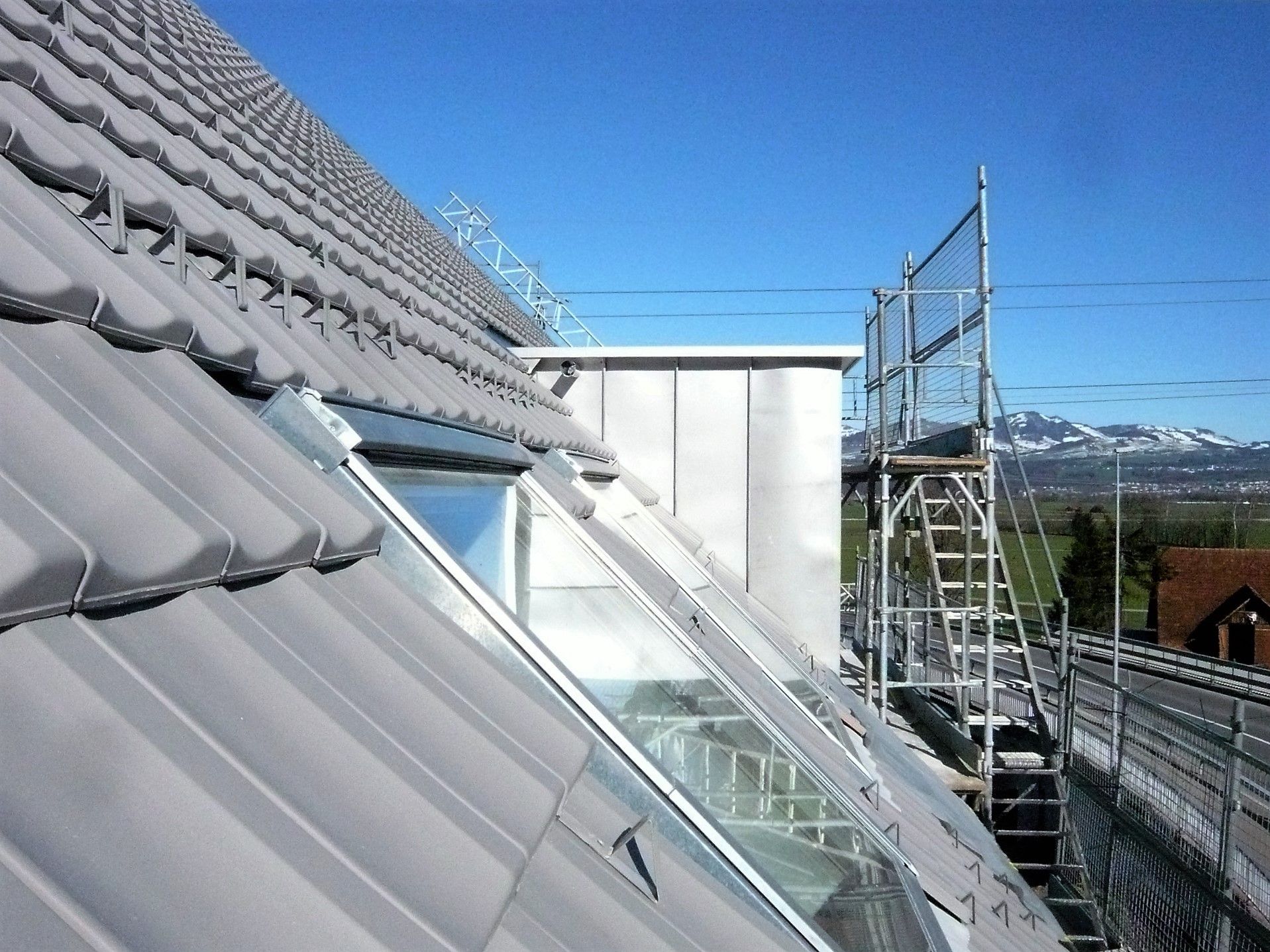 Dachfenster und Oblichter - Neuhaus Dach GmbH 6