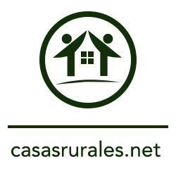 Logotipo verde de casasrurales.net con una casa y dos figuras dentro de un círculo.