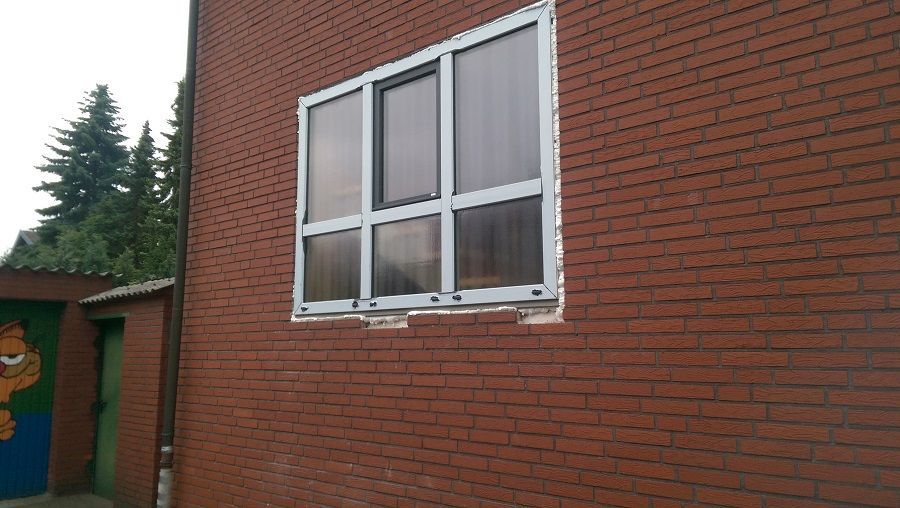 Ausbau / Austausch von Glasbausteinen zu Fenstern