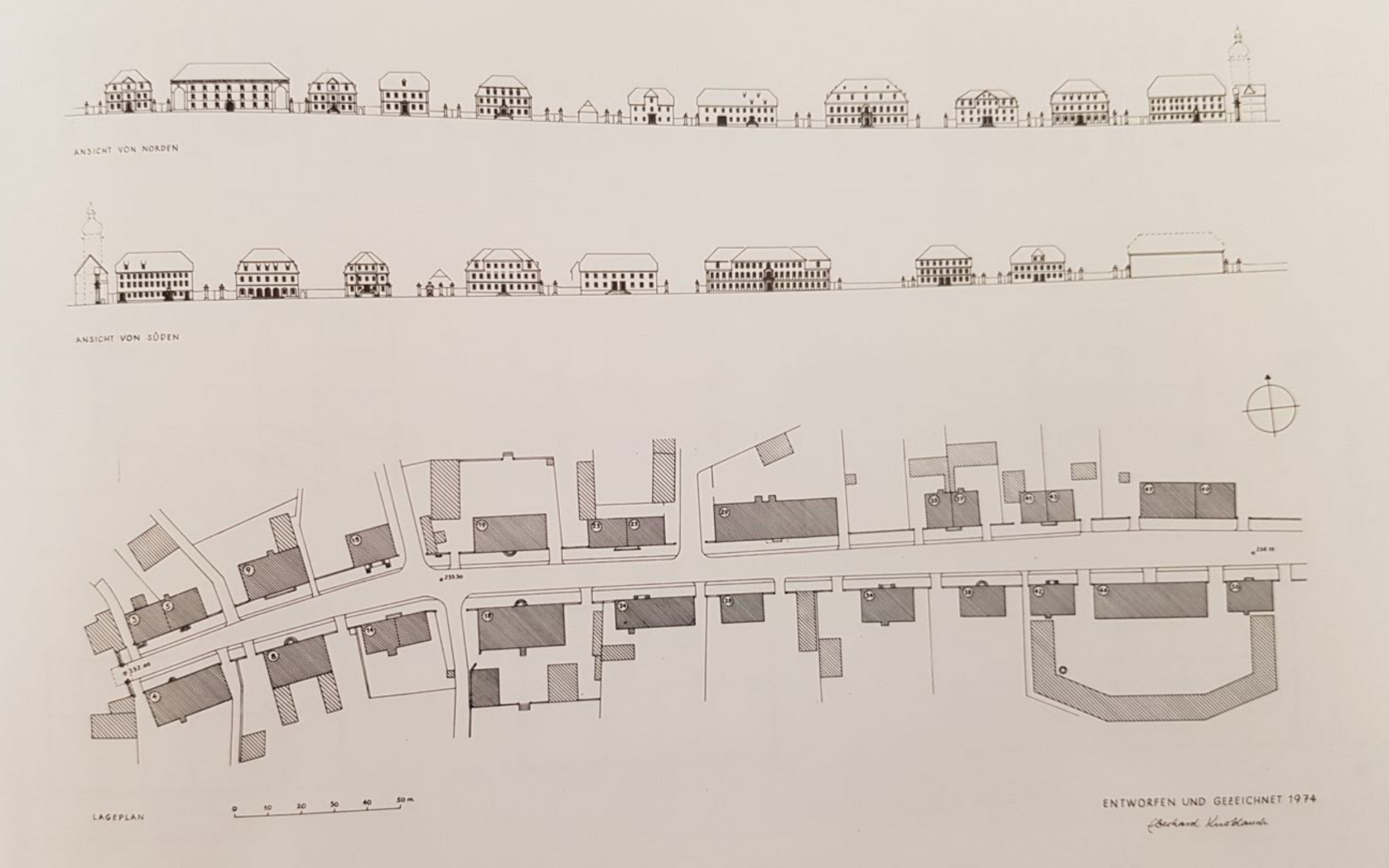 Architekturzeichnung einer Straße mit Ansichten und Grundriss. Gebäude sind mit schwarzer Tinte skizziert.