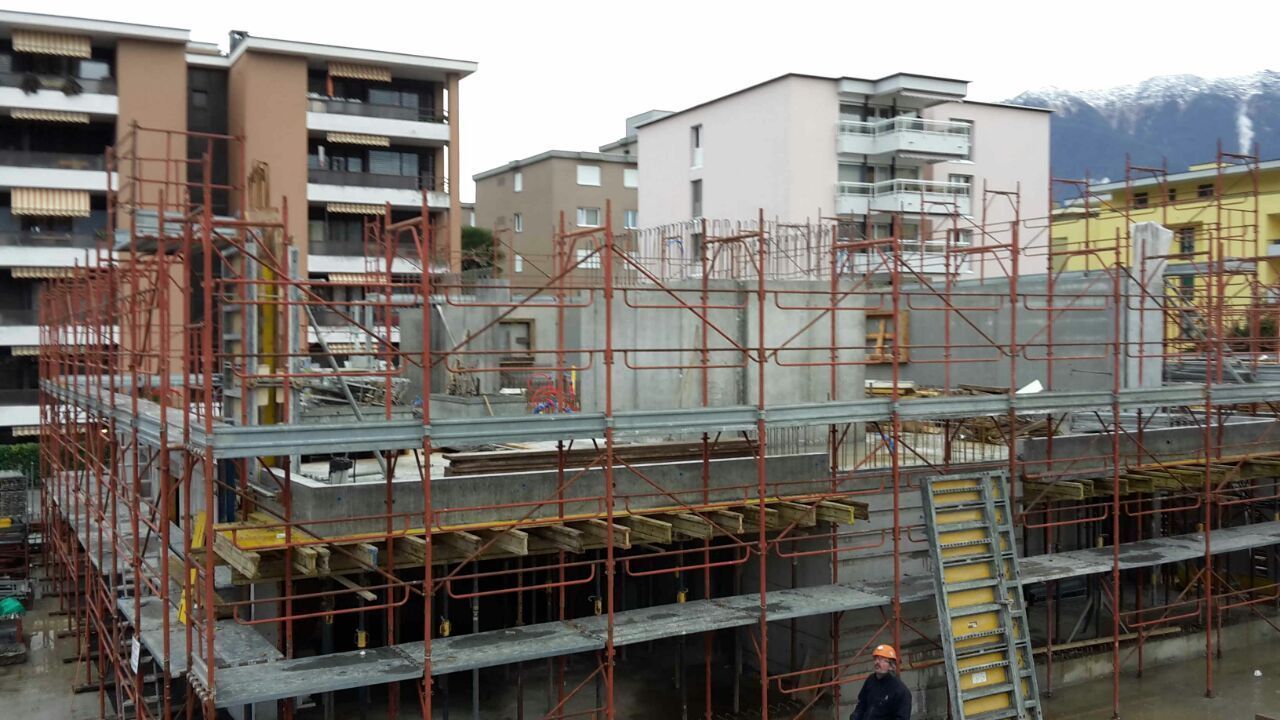 scavo basamenti casa