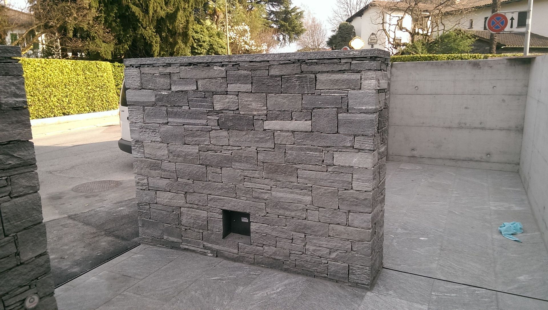 elemento in pietra 2