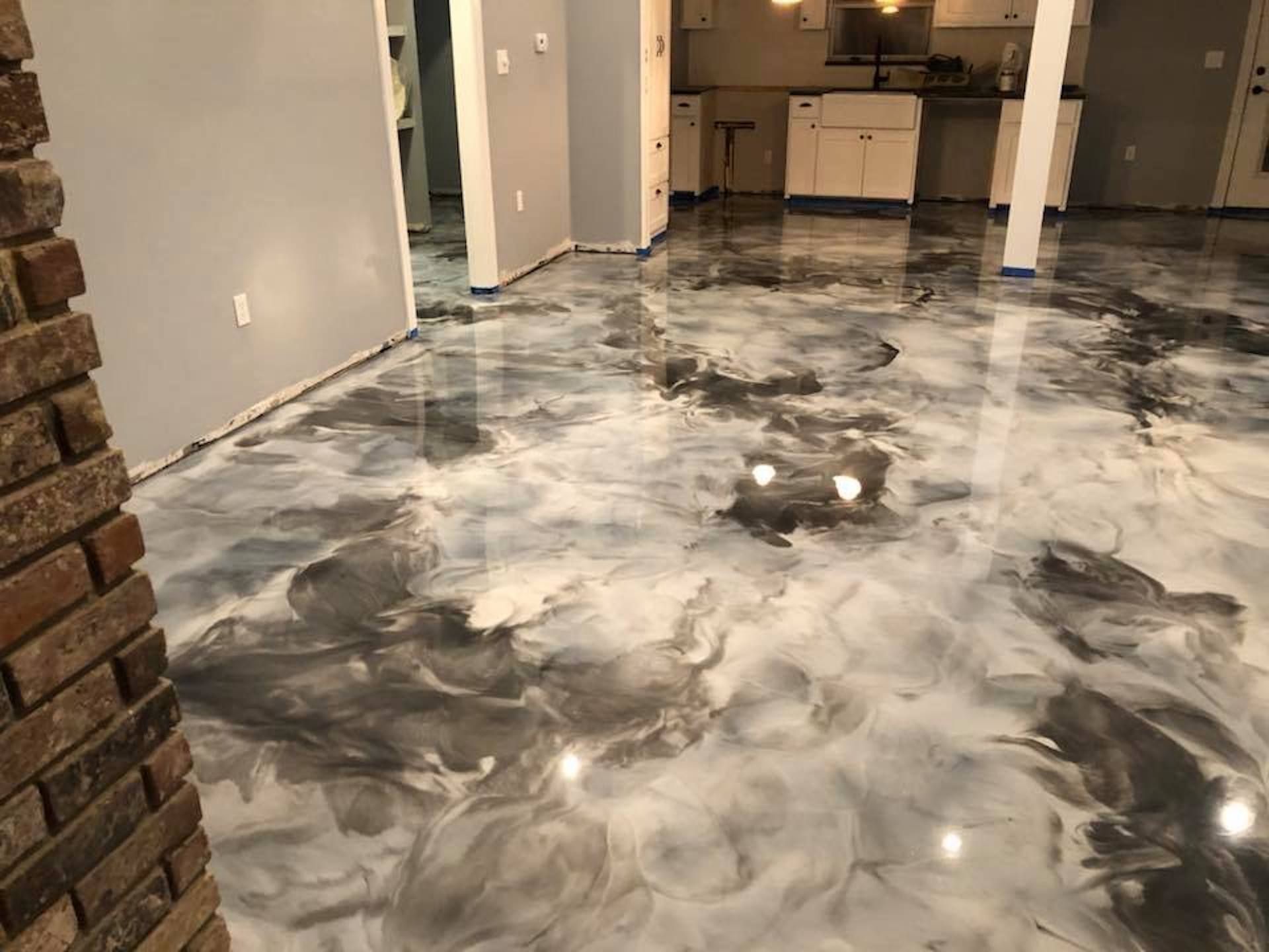 Un sol en époxy métallique