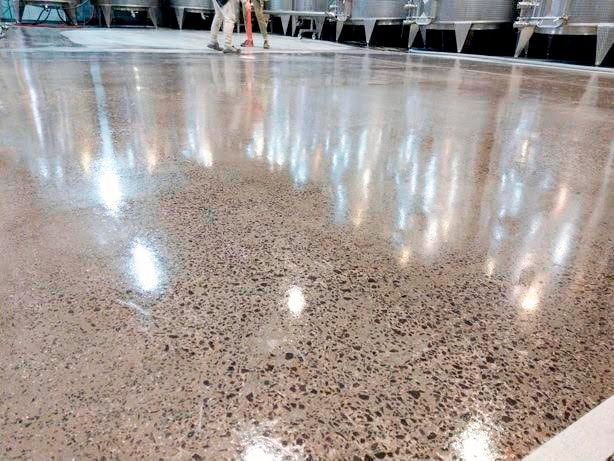 Du béton poli gris-beige