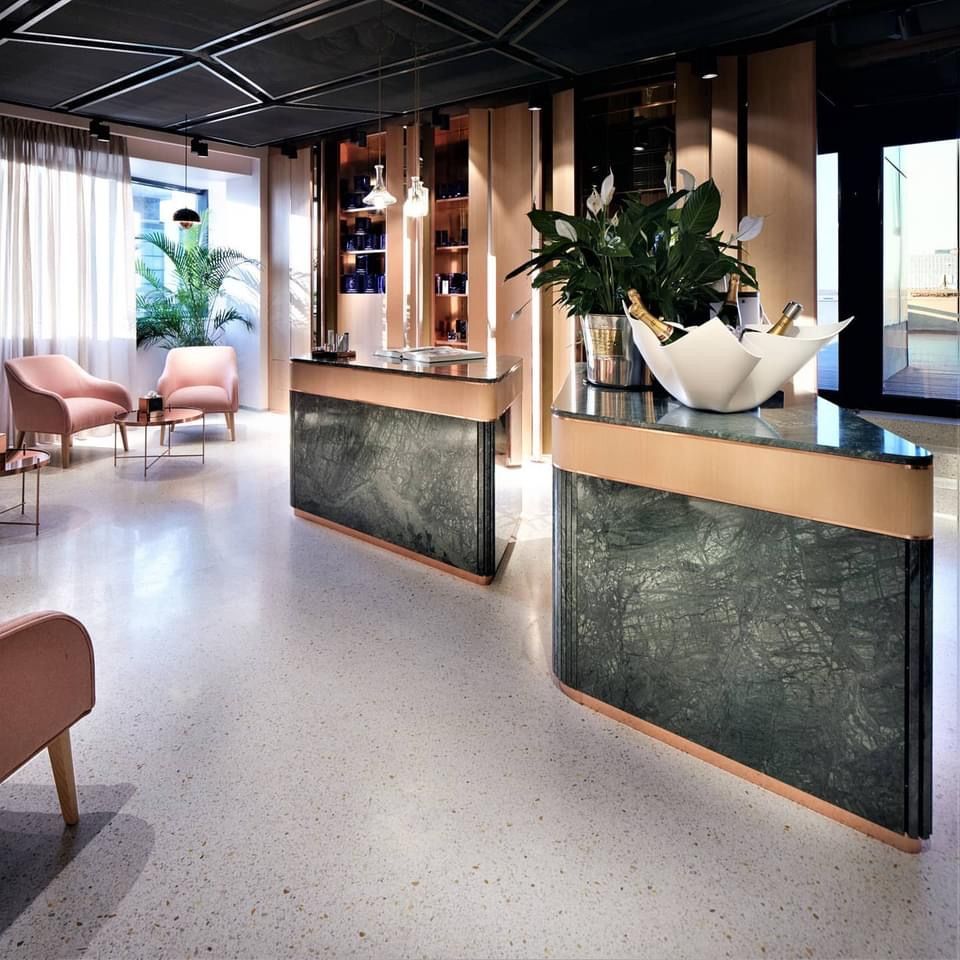 Comptoirs d'un établissement de luxe