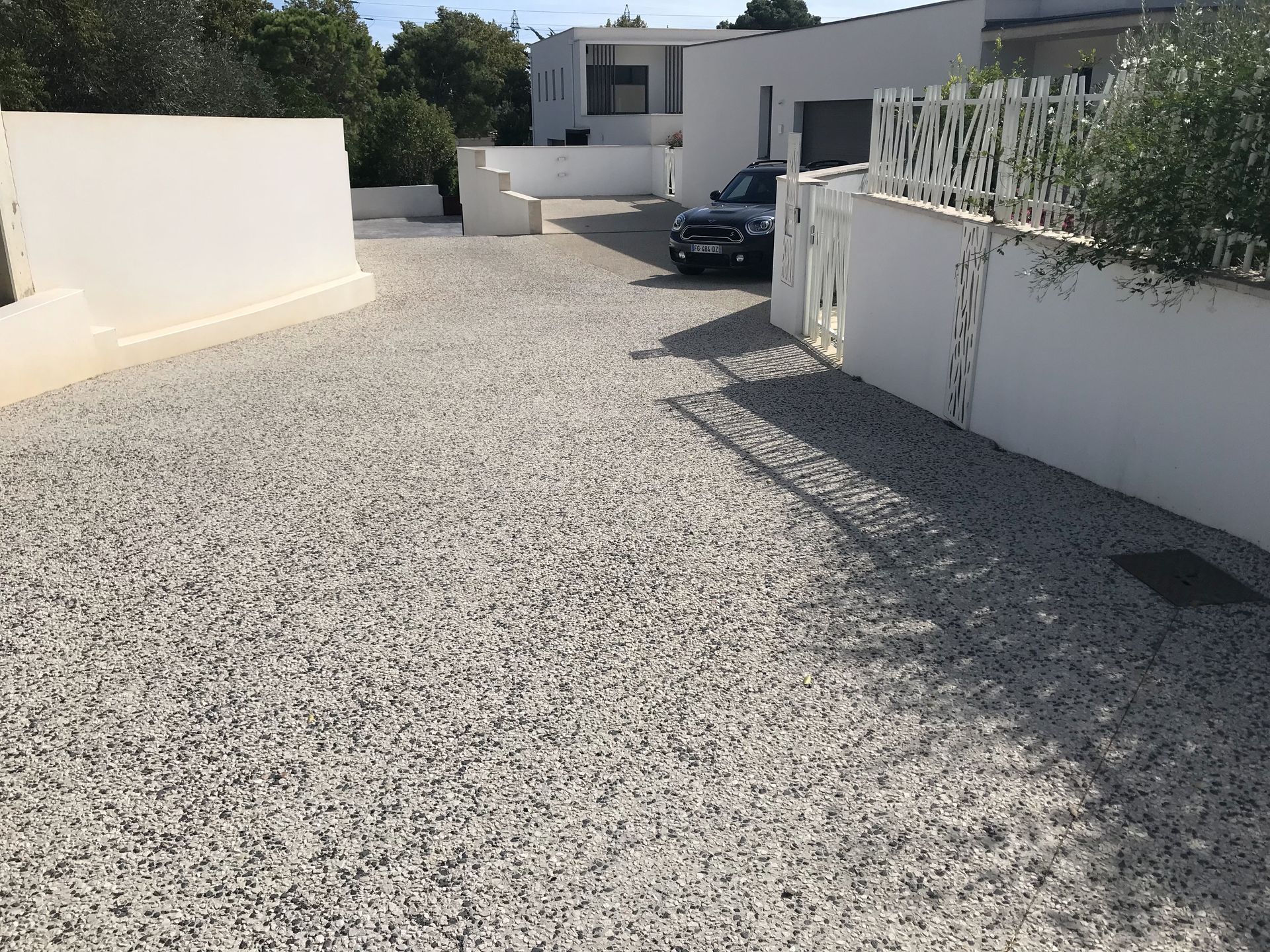 Espace extérieur avec du béton désactivé