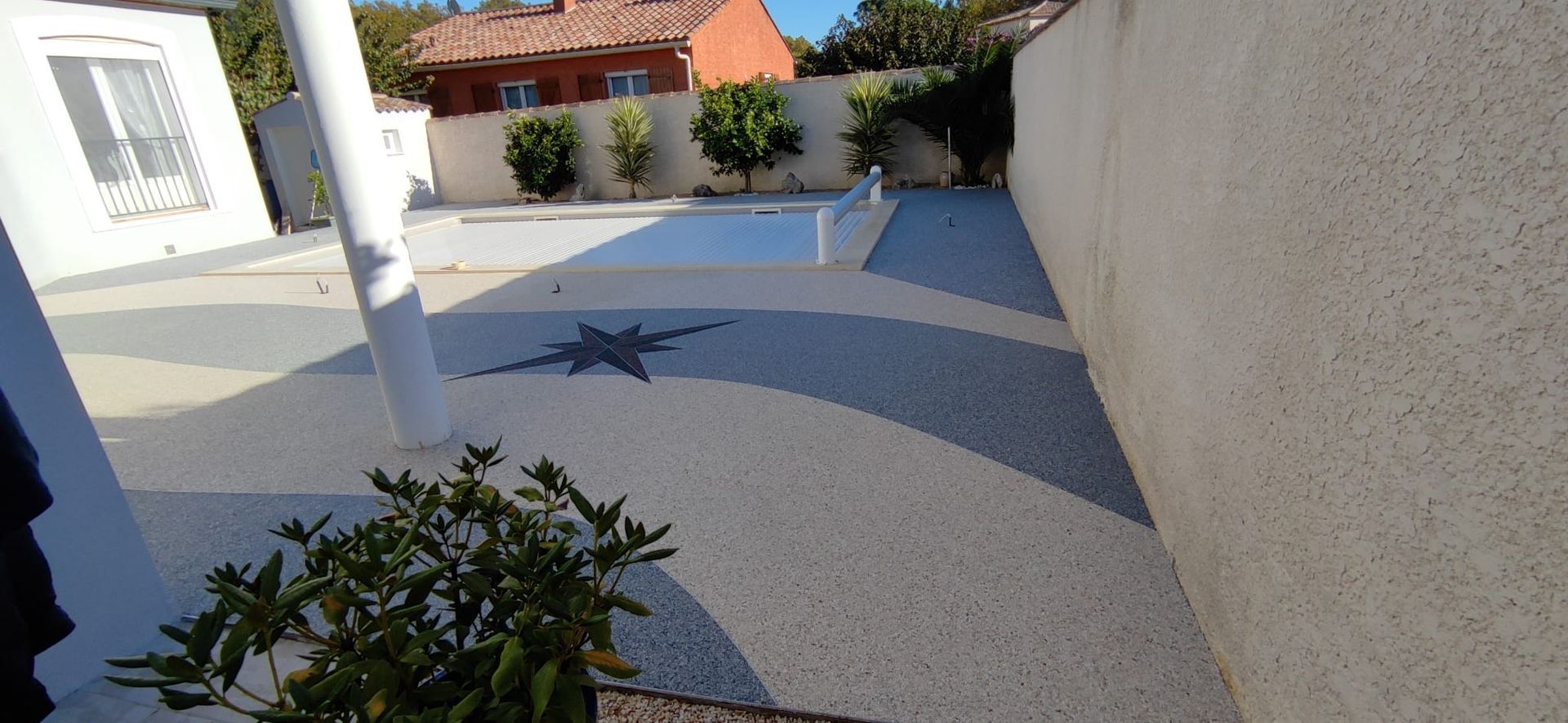 Résine époxy métallique d'une salle de repas