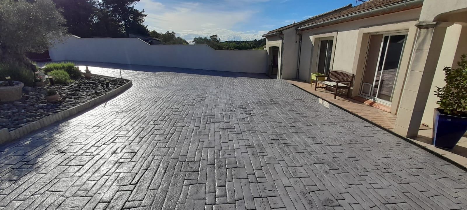 Pergola située sur une terrasse de balcon