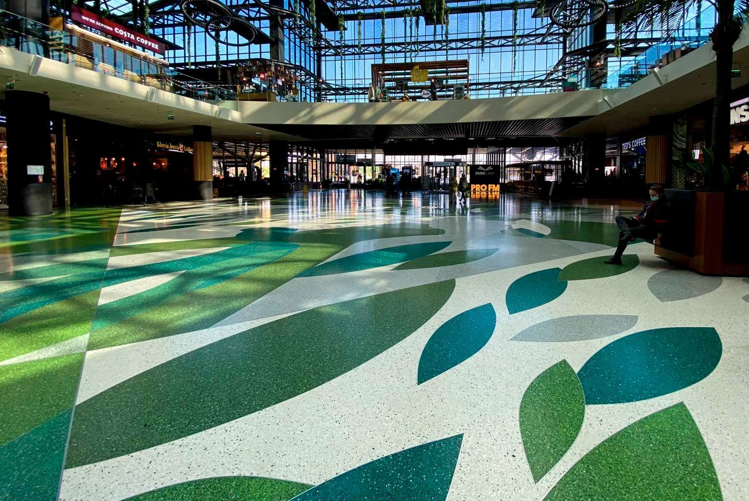 Sol en terrazzo vert et turquoise