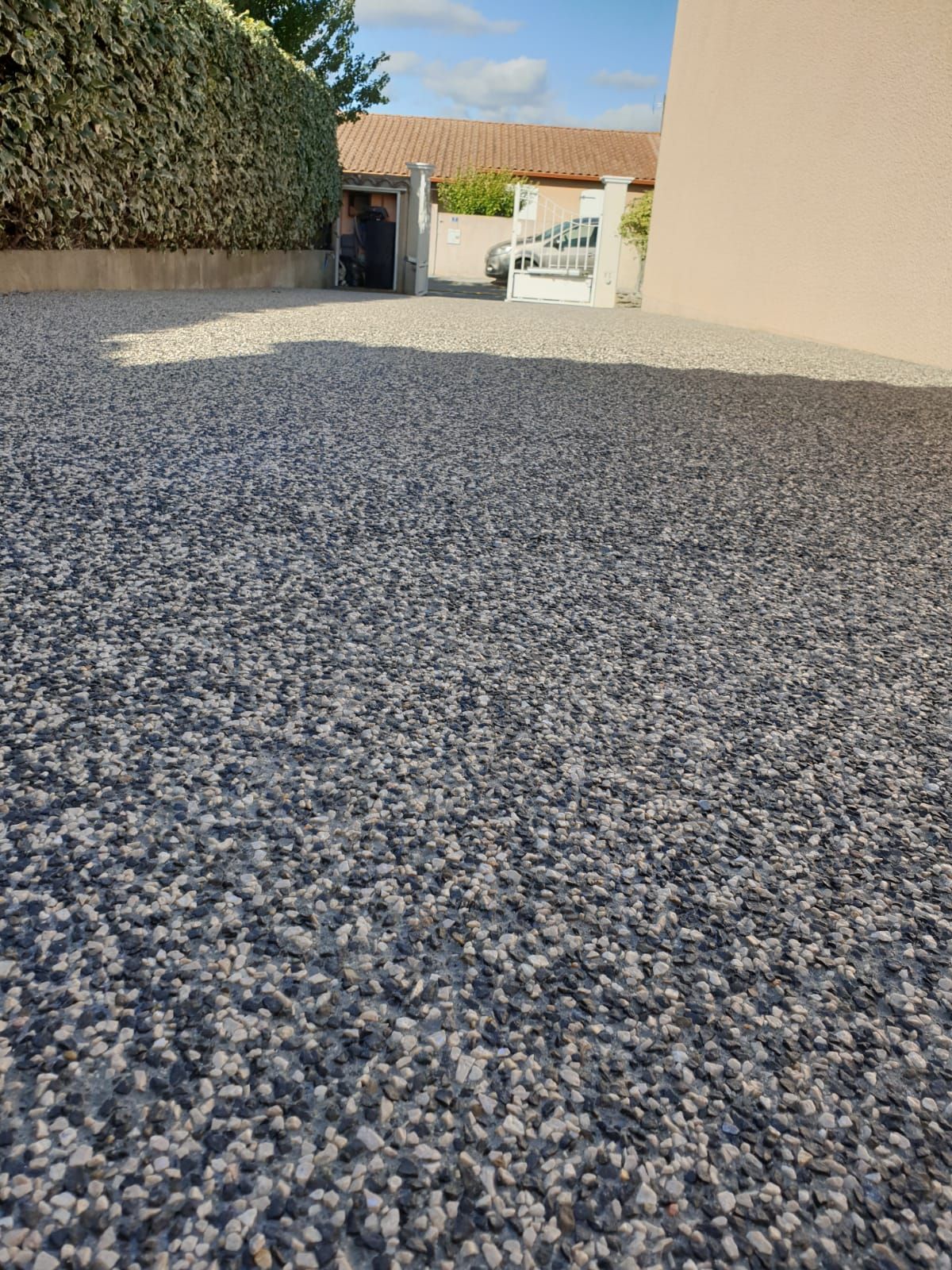 Allée en béton désactivé