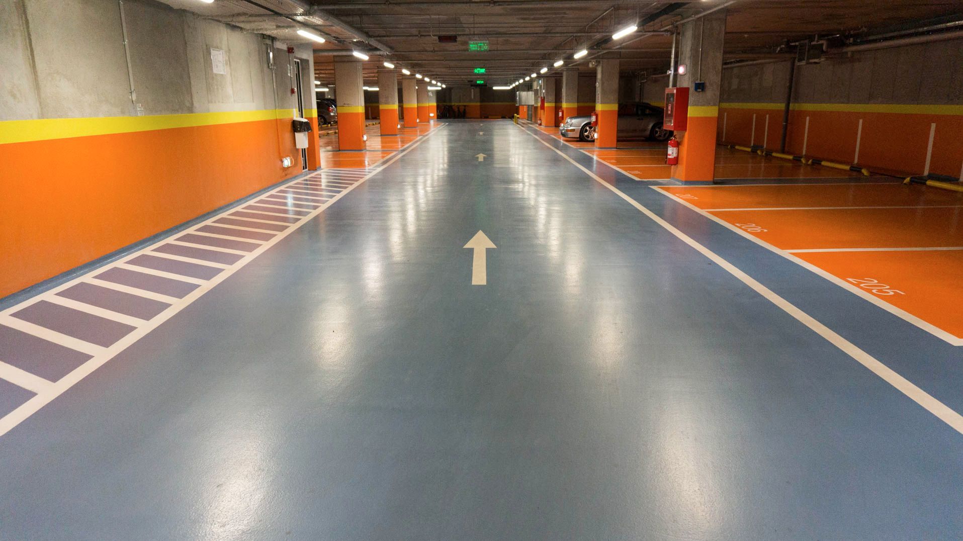 Un sol en résine polyuréthane vert foncé