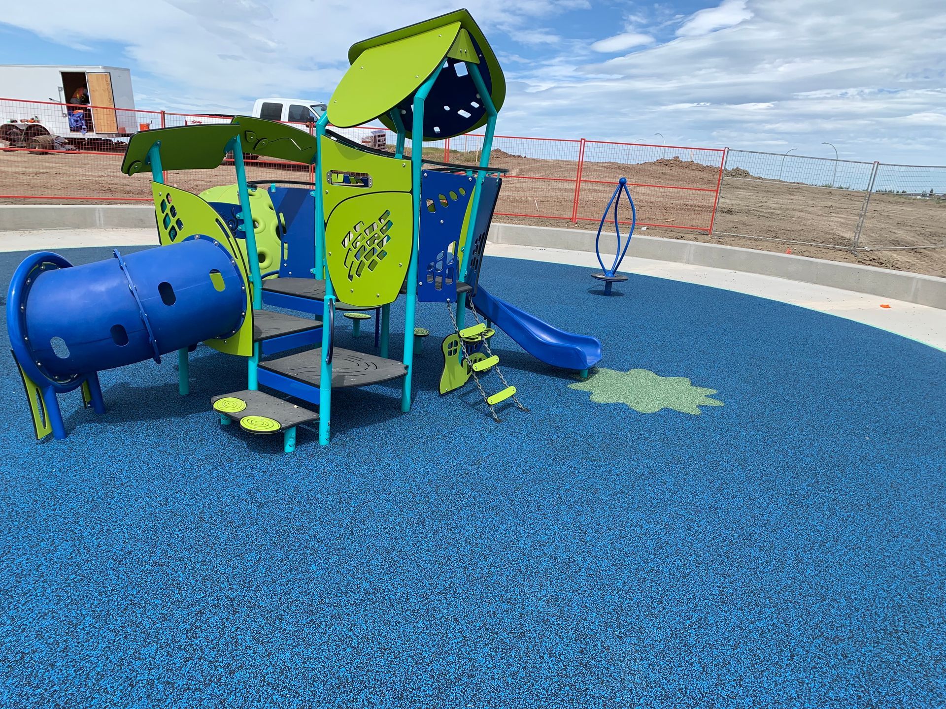 Personnage enfantin dessiné avec de la résine EPMD