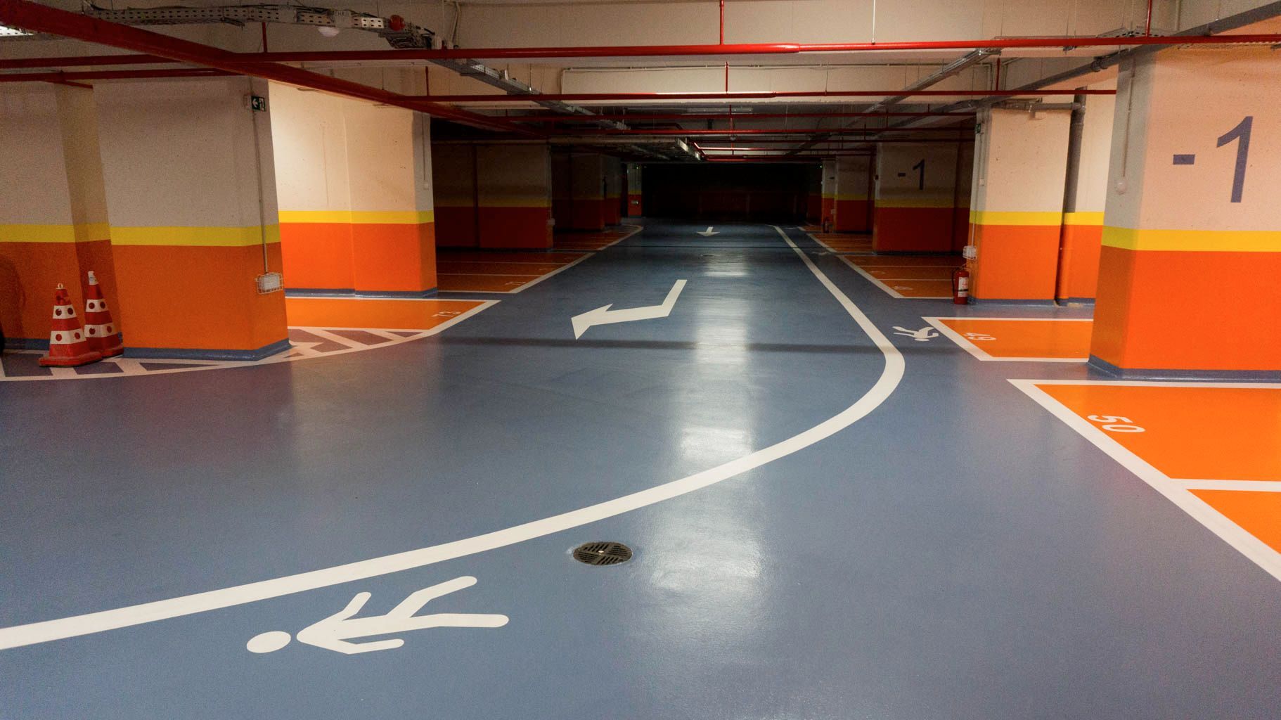 Parking avec sol orange