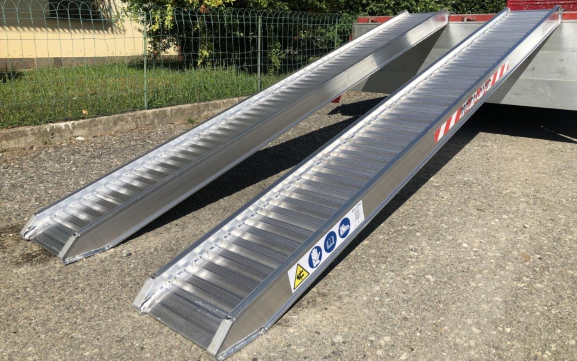 materiels-divers-grues-ventouses-assortiment-vente-location-acces-elevatique-sa-crissier-vaud-romandie-suisse